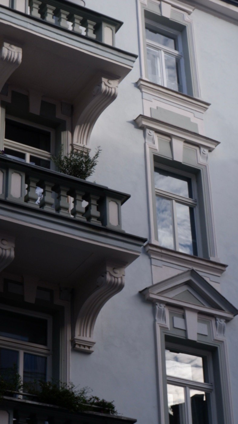 Altbaufassade mit Stuck